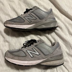 Grey New Balance Lighly used men’s 9.5